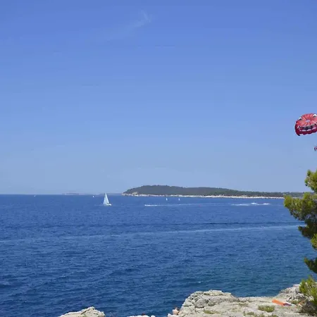 In Pula/istrien 11306 *